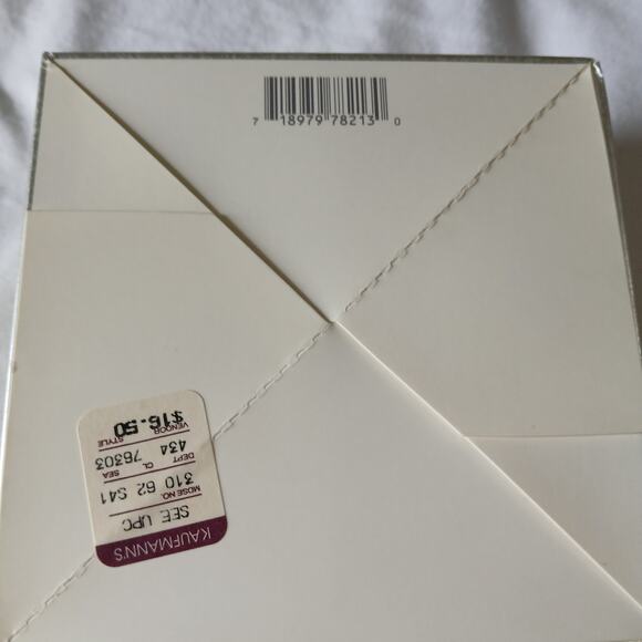 Vintage Jessica McClintock perfumed body powder NIB with puff 2 oz- HTF - Picture 6 of 8